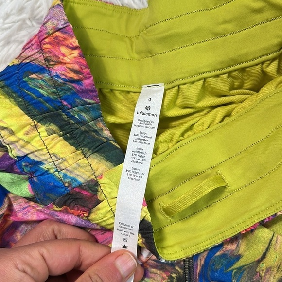 Lululemon Tracker Short V *4" Catalyst Multi - Picture 2 of 6
